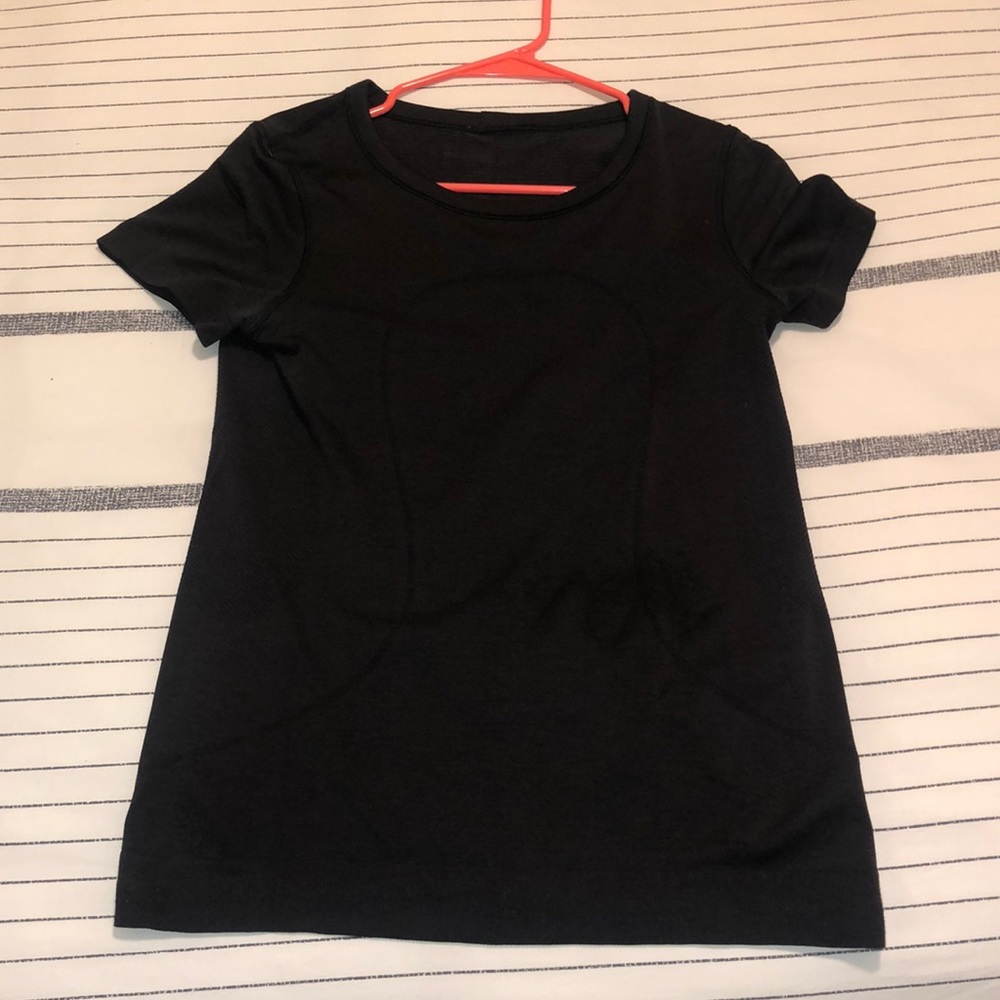 Lululemon Swiftly Breathe Shirt Black